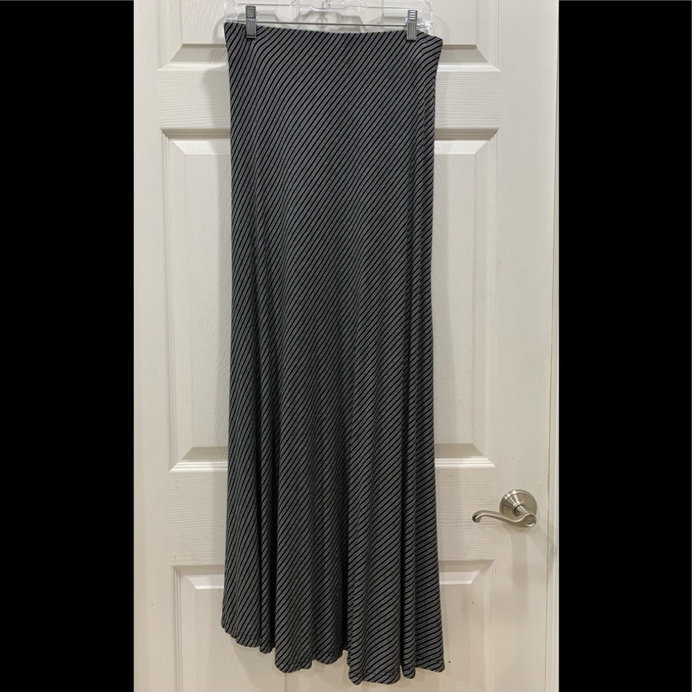 Ann Taylor long black white stripe skirt Medium